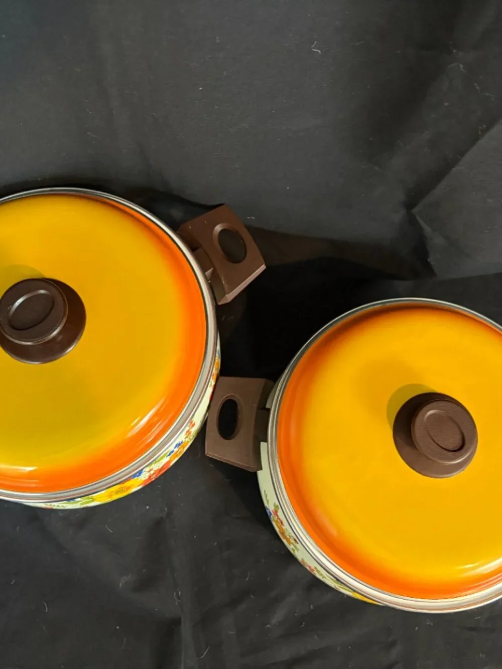 Vintage 70s JMP Sweet Flowers Enamel Pot Set